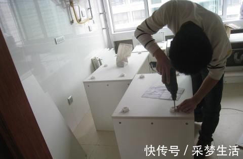 橱柜|厨房装修不要再买橱柜,回家立马让工人学装一个,省钱好看又实用