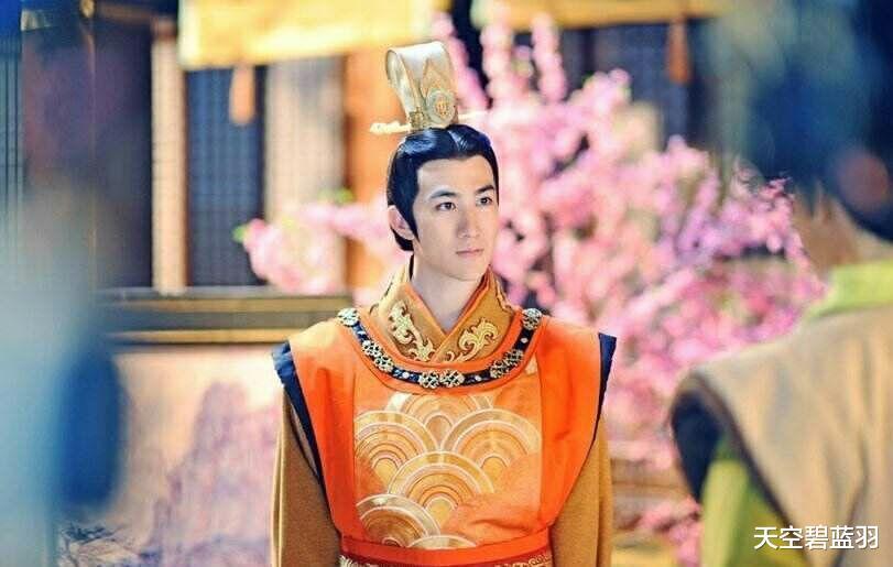 服饰@观汉服发展始终汉服热思潮兴起,实则体现了中国人的文化自信