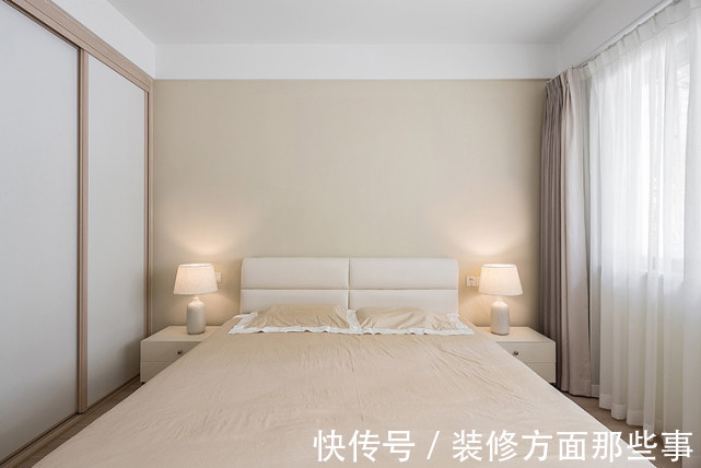 装修|110平现代简约风三居室，浅色木质电视柜增添一抹现代高级质感