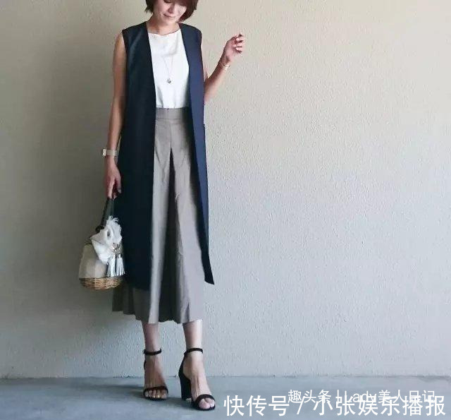 半身裙 越简单越挑人,极简风的正确“穿搭之道”,日本博主示范给你看