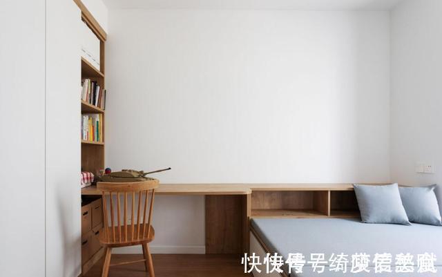 装修|客厅不要沙发,墙面不做造型,越简单的装修,反而越清爽实用