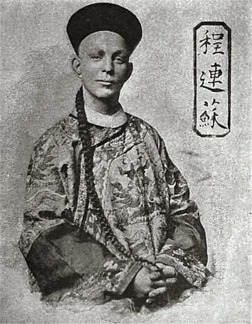 魔术$现实版“火云邪神”,给人展示徒手接子弹,最后表演却出现失误