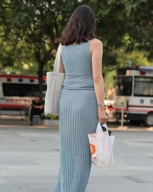 吊带针织长衫，衬托高贵气质，淑女范