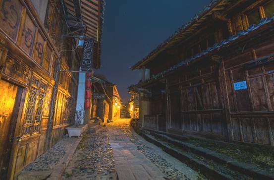 坏人&无家可归的古代人到了晚上时,为何宁宿荒坟,也不愿住进古庙