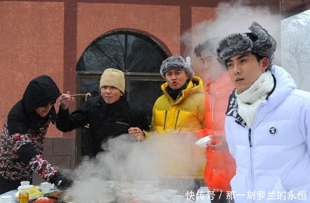 东北人室外吃火锅，身体抗冻，涮菜太豪华！
