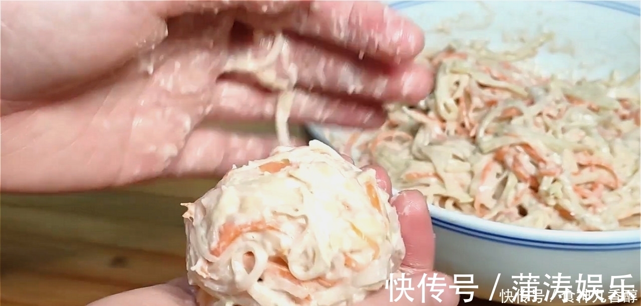 鸡蛋|2个鸡蛋，5个土豆，创意早餐新吃法，上桌就光盘