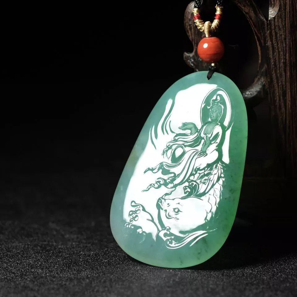 翡翠|大块头,小而精的翡翠,应该如何选择?