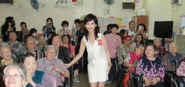 法令纹|女性开始衰老了,身体通常会发出6个“信号”,希望你一个也没有