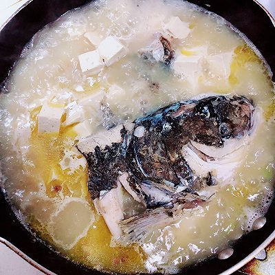 鱼头豆腐汤