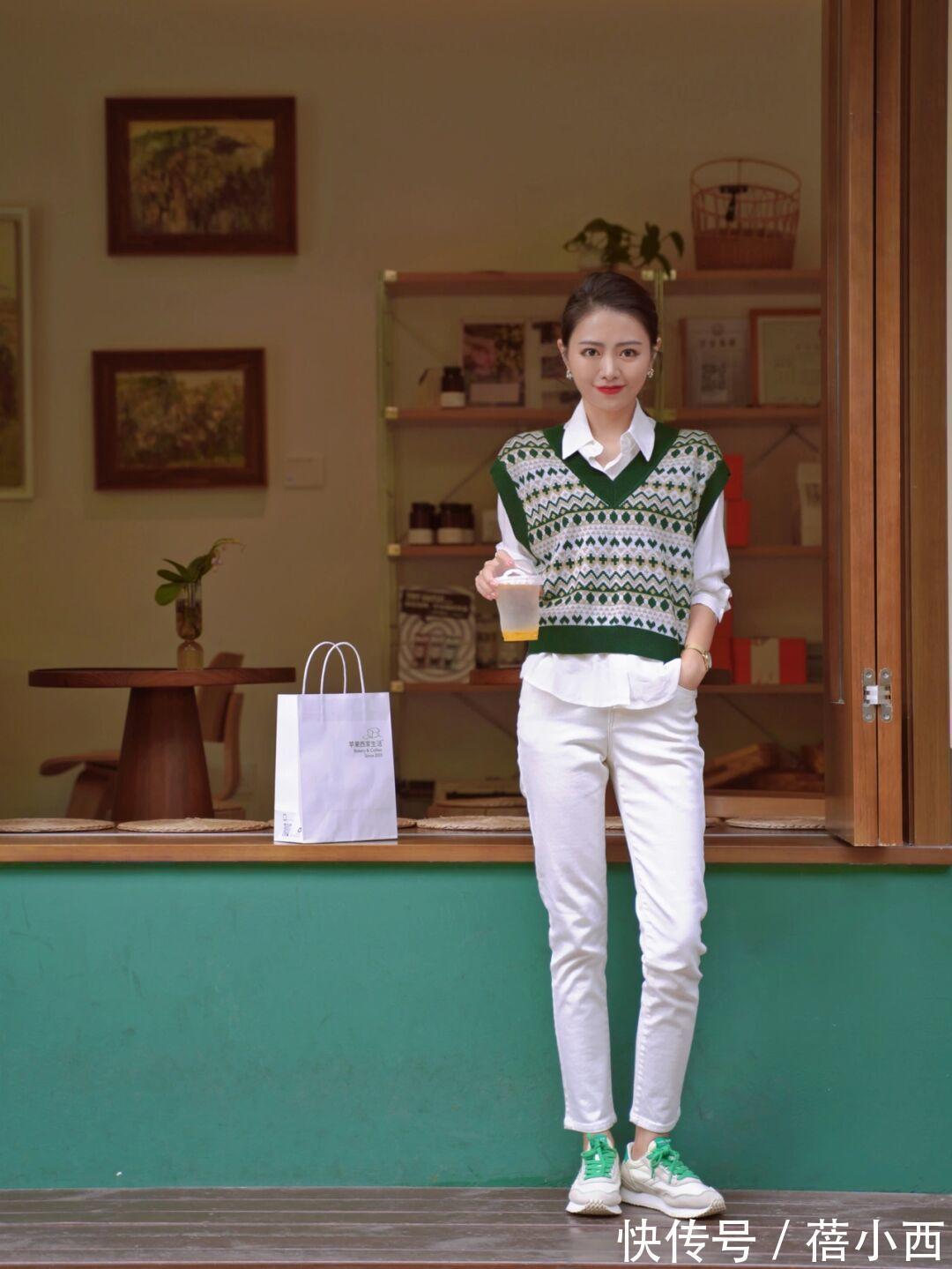 蕾丝 成熟女人的毛衣穿搭示范来了,搭配半身裙、裤子,体面高级显气质