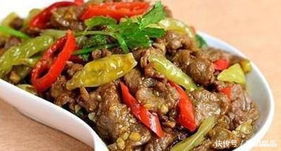 朋友来家吃饭做了几道下饭菜，营养又美味，好吃到停不下嘴来！