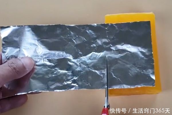 肥皂用到最后容易断?教你粘一张“它”,香皂完整不浪费,厉害了