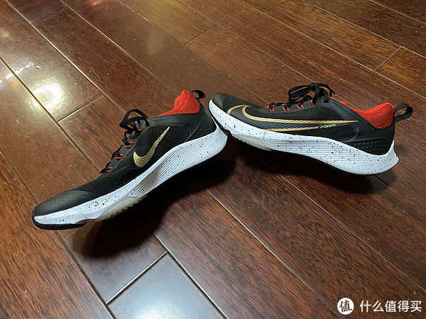 好看带气垫的NIKEAIR ZOOM SPEED (GS) 跑鞋