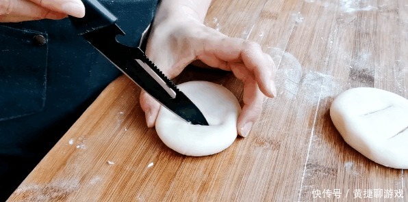 一碗面粉,1斤冬瓜,教你做皮脆馅香的老婆饼,每一口都酥到掉渣