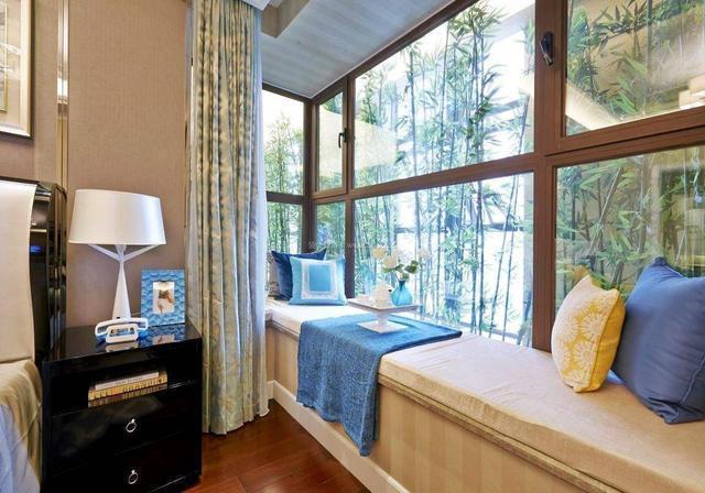 收纳|谁说飘窗只能装窗边室外阳台扶手边装一圈,效果比装窗边更高级