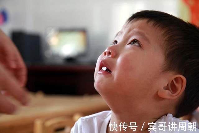 发育|为什么男孩大多开窍晚?婴儿时期,男宝的大脑发育就已落后于女孩