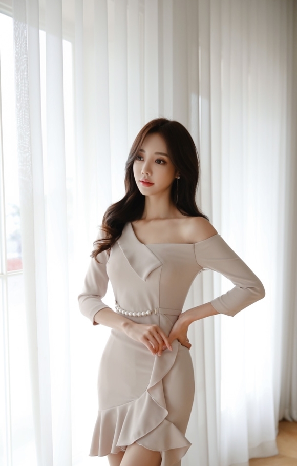 对称|孙允珠:珍珠不对称斜肩奶油礼裙,柔美而细腻,更添名伶淑女风采
