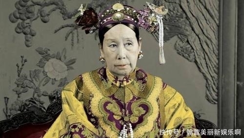 皇帝|1983年，专家们在清理慈禧地宫时，发现慈禧下半身竟然还穿着裤子