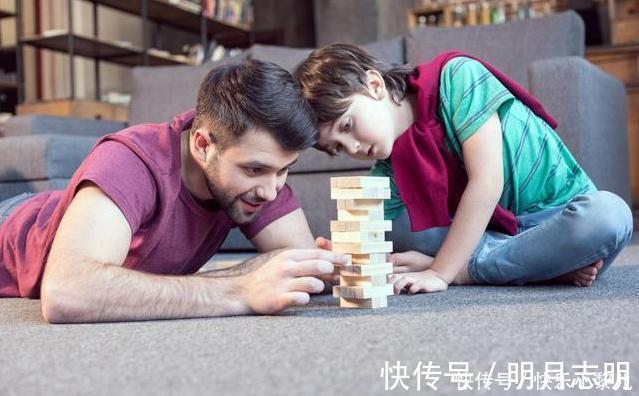 电子产品|3岁女童手指无法屈伸,元凶家家都有,这类“精神鸦片”害娃不浅