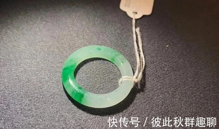 翡翠 四种小众又好看的翡翠手饰,没戴过就太遗憾了