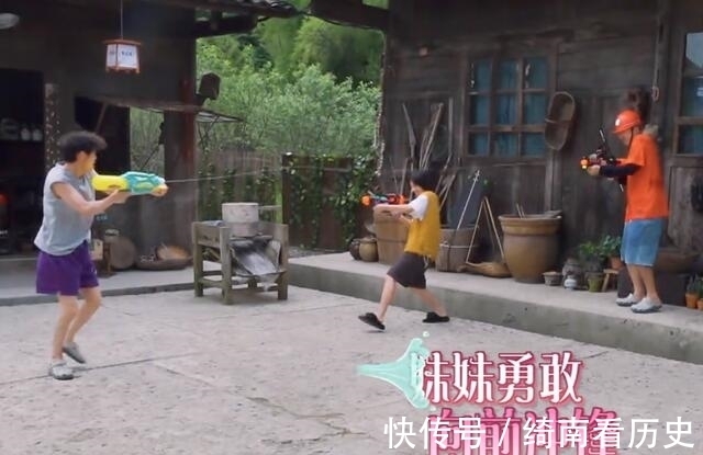 张艺兴|黄磊黄渤一起对战张艺兴，真是痛快，这一幕粉丝等了三年！