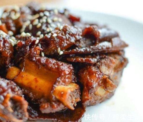 香菇|美食推荐：陈皮排骨、甜玉米焖排骨、花生炖猪蹄、洋葱冬菇焖鸡