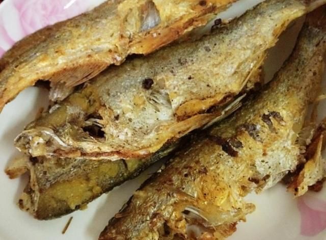 遇到这种鱼大家不要手软，含钙量特别高，常给孩子吃，个子长得高