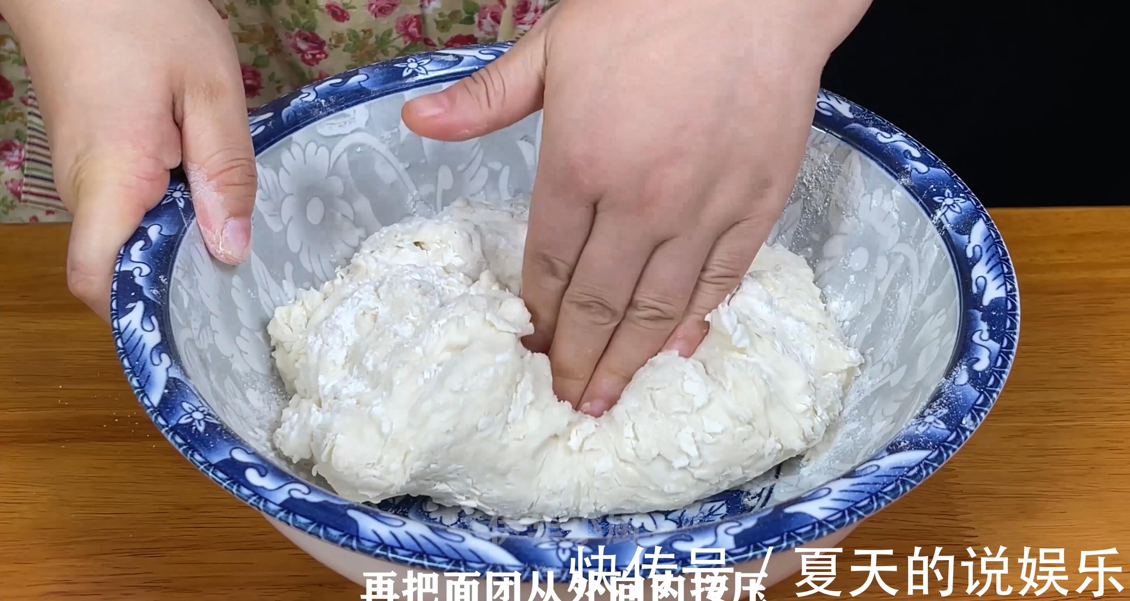 油酥|早餐店的葱油饼为什么好吃？原来做法简单，学会就可以摆摊了