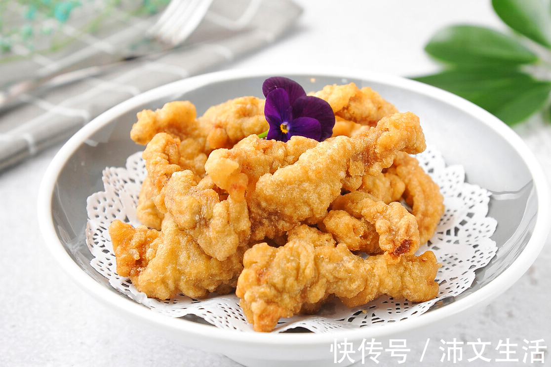 技巧|炸酥肉,究竟放不放鸡蛋?大厨教你调糊技巧,酥肉香酥不油腻