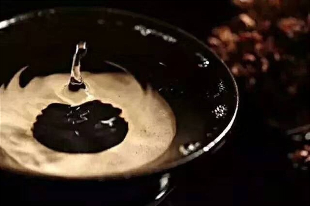 下层|酿的酒储存一段时间后上下层酒度不同,为什么?