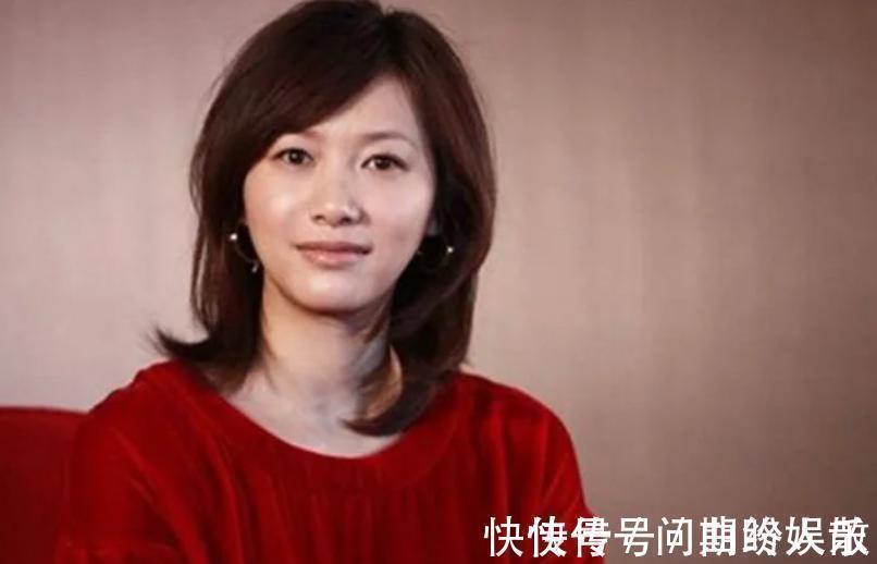 临摹#一女演员写了幅《兰亭序》,网友赞叹不已,专家:毫无书法价值