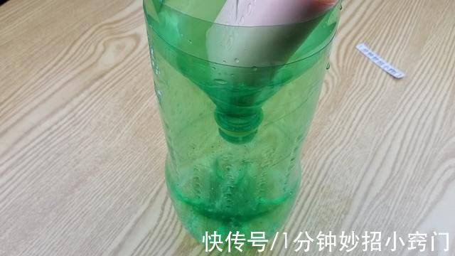 肥皂盒谁还花钱买塑料瓶上剪几刀就做成肥皂盒,实用省钱又环保