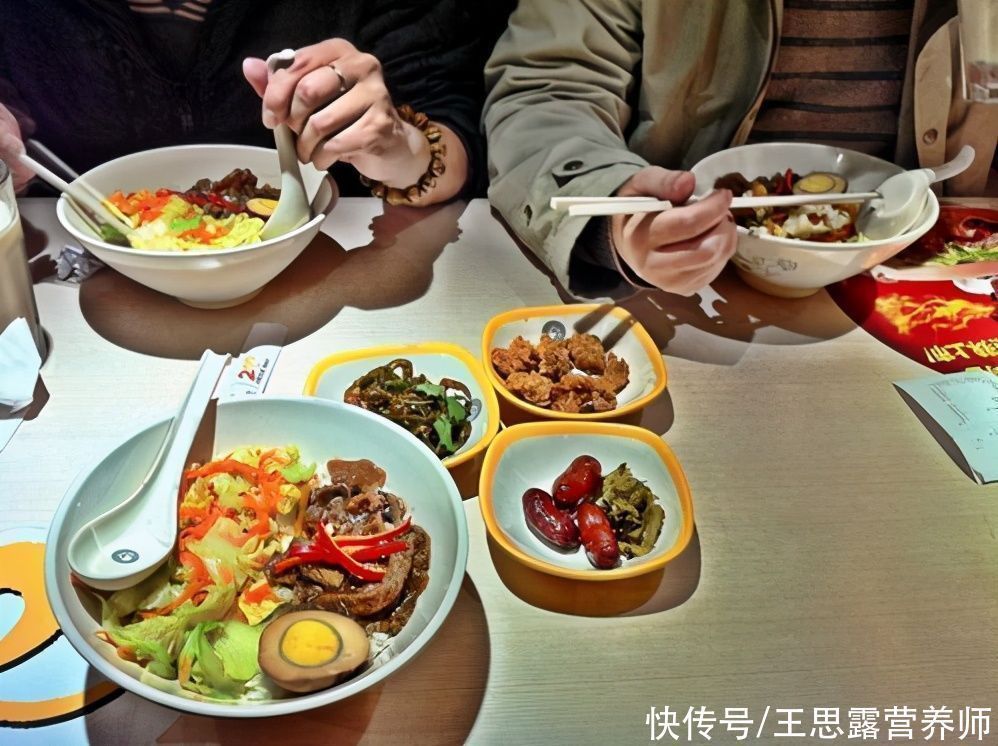 王思露|不吃晚餐更长寿？坦白而言：要想保持健康，晚餐需满足这5个条件