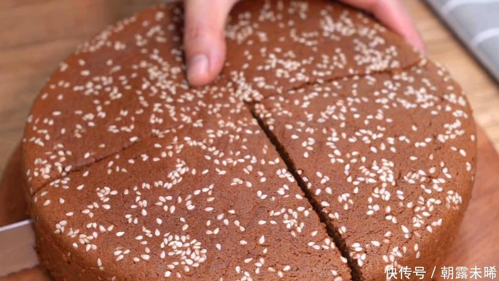 家庭|红糖枣泥糕:详细的家庭做法,记住2个小技巧,蓬松不塌陷,好吃