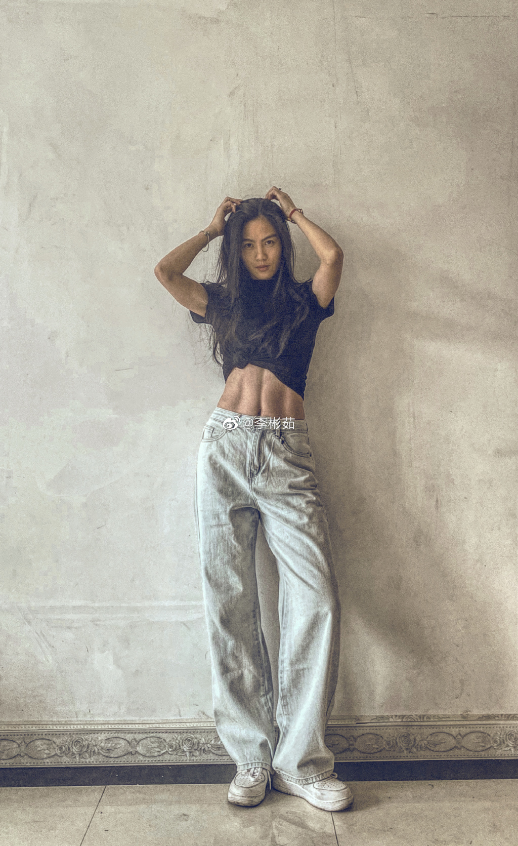 力量训练|37岁最美体育老师！拥有完美的马甲线身材，高颜值让人羡慕不已