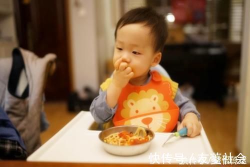 辅食|专家为何不建议给宝宝喝“三段”?不仅费钱,还伤孩子的身体