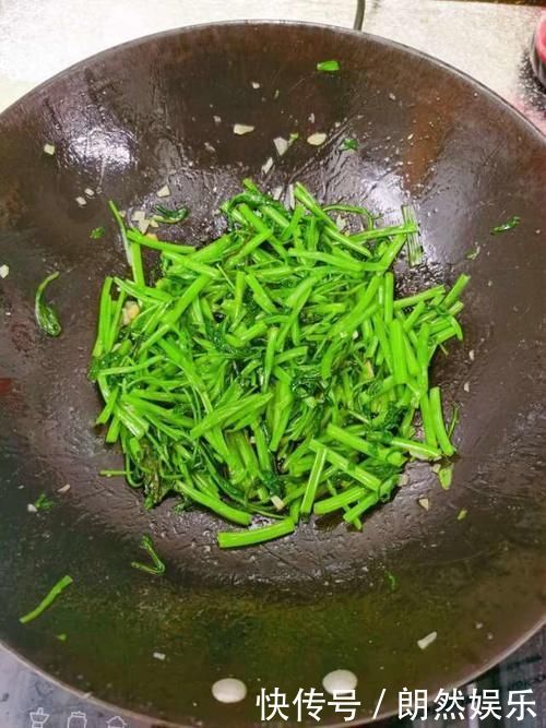 通便就吃这菜，一斤1块5，每晚吃一点，排空黑宿便，瘦出小蛮腰