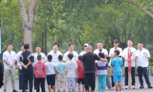 哈尔滨站|《德云斗笑社》录制中，副总栾云平更新动态，疑曝光首位淘汰选手