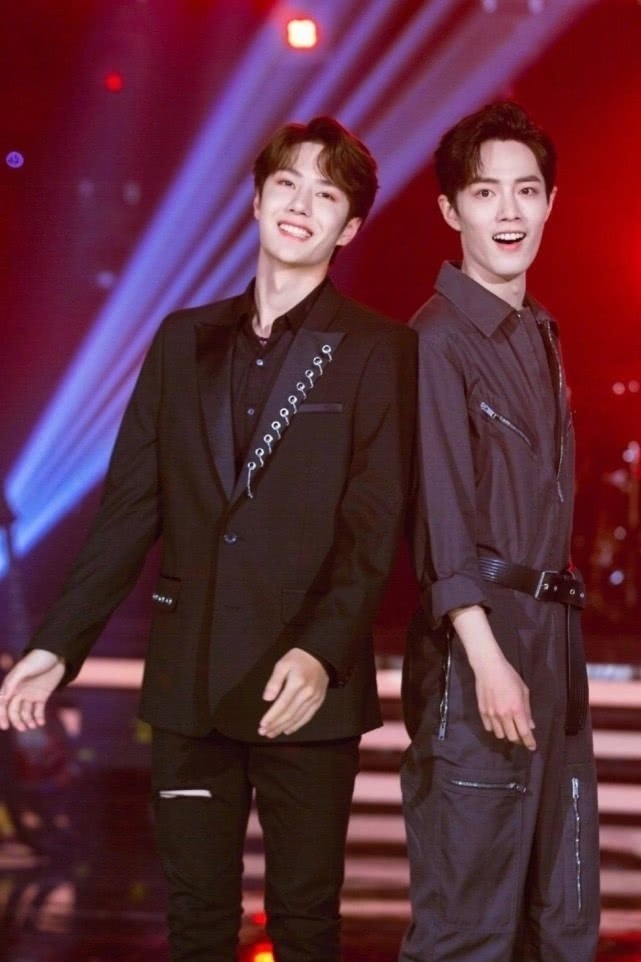 王一博躺槍!肖戰(zhàn)參加雙十一晚會(huì),看見應(yīng)援燈牌笑容逐漸消失