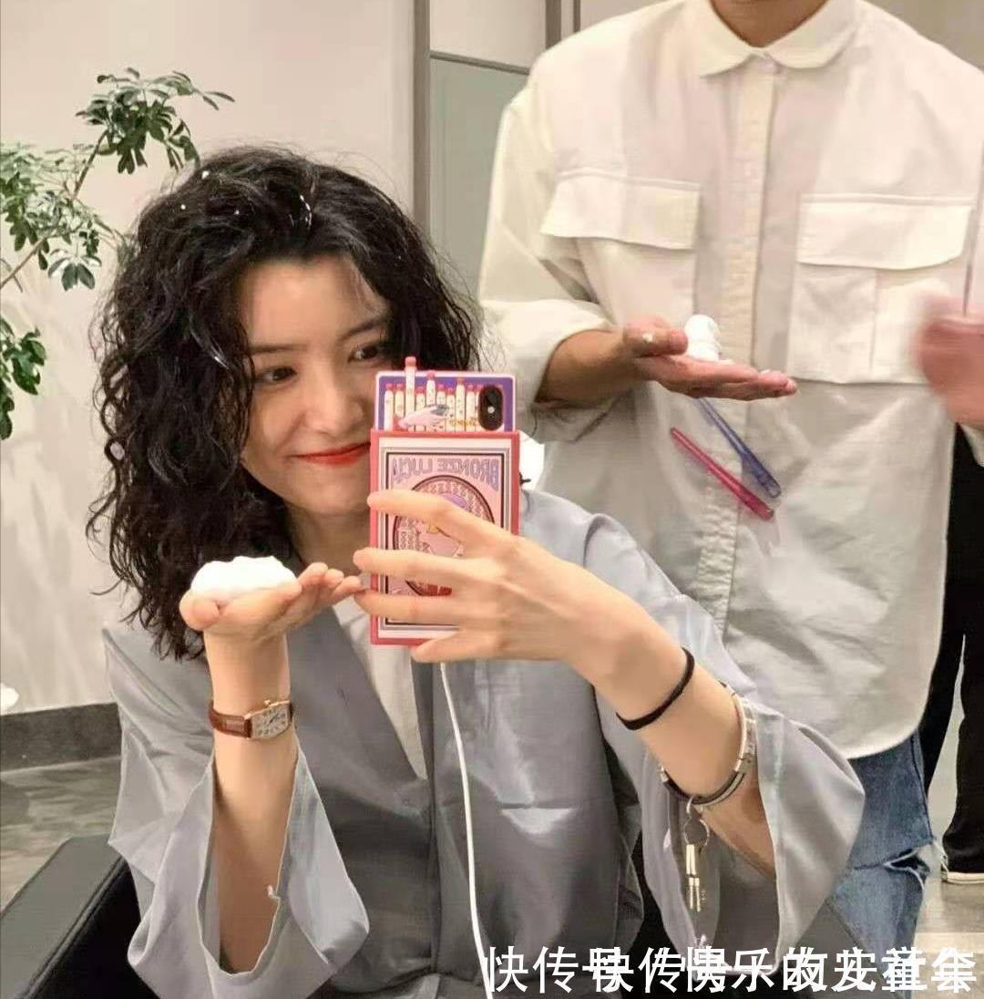 干发|烫头发每天早上怎么打理？学会湿发、干发和半干造型，简单又实用