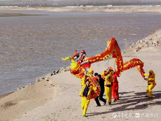 龙舞黄河边