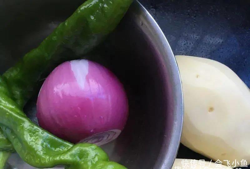 爽滑|家常版大盘鸡,爽滑麻辣香味醇厚,无敌下饭,好吃到汤汁都不剩