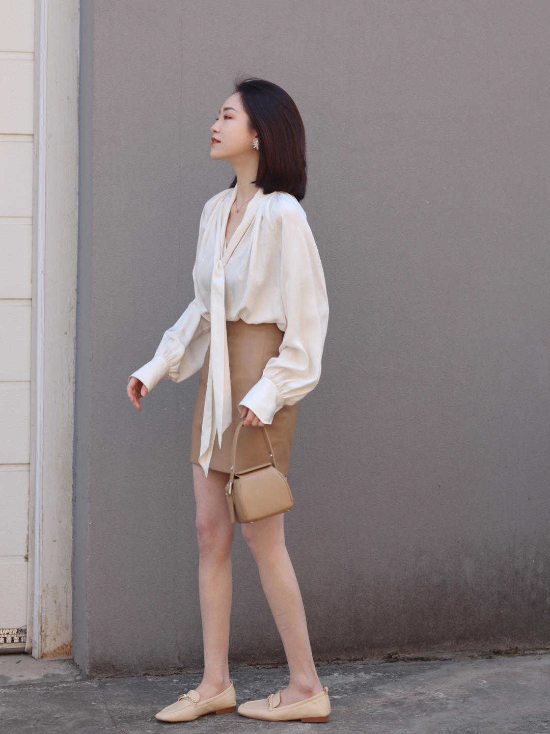 字裙|衬衫的“高级穿法”是这样的,优雅干练又有气场,实用又时髦