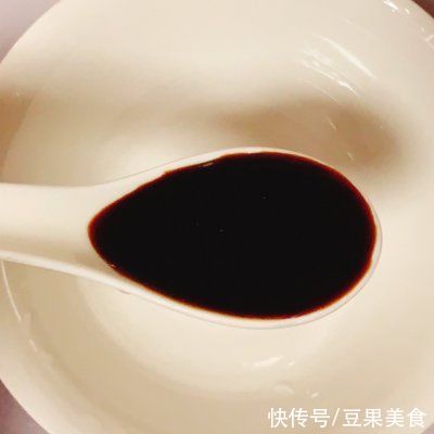 浓郁的酱汁裹满了蟹柳和鸡蛋～绝了