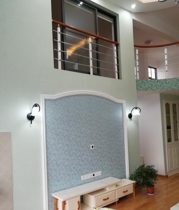 阁楼|老公坚持买顶楼，完工后还挺实用，一层变两层，尤其客厅，漂亮