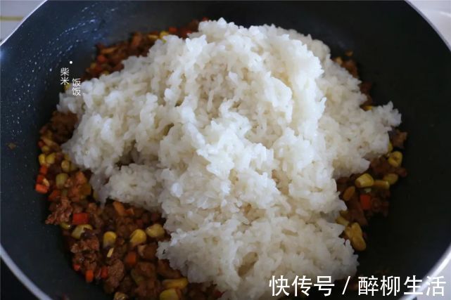 做法|早餐孩子点名要吃它,做法比饺子简单,一锅蒸33个,凉了也好吃