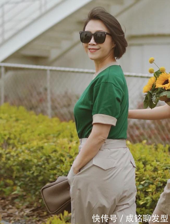 时尚|中年妈妈怎么穿时髦有品位？学博主的穿搭方法，优雅大气时尚减龄