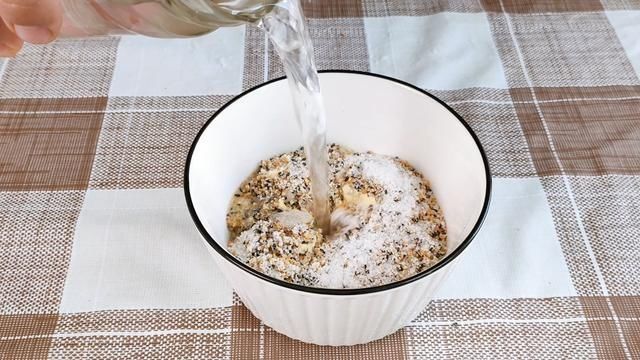 早餐不用再起早了,教你玉米面好吃做法,做一次可以吃一个月