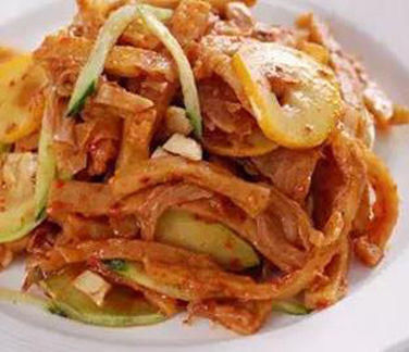 美食|美食优选：川味土豆烧排骨，板栗烧山药，蒜汁红油凉面，辣白菜炒饼