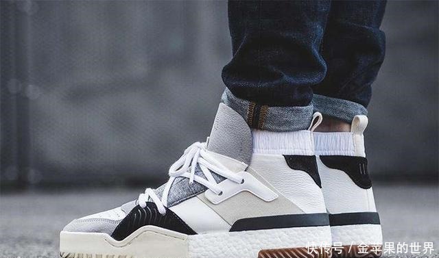 麦当劳开始卖包了!这……不就是个菜篮子吗好意思卖5888块